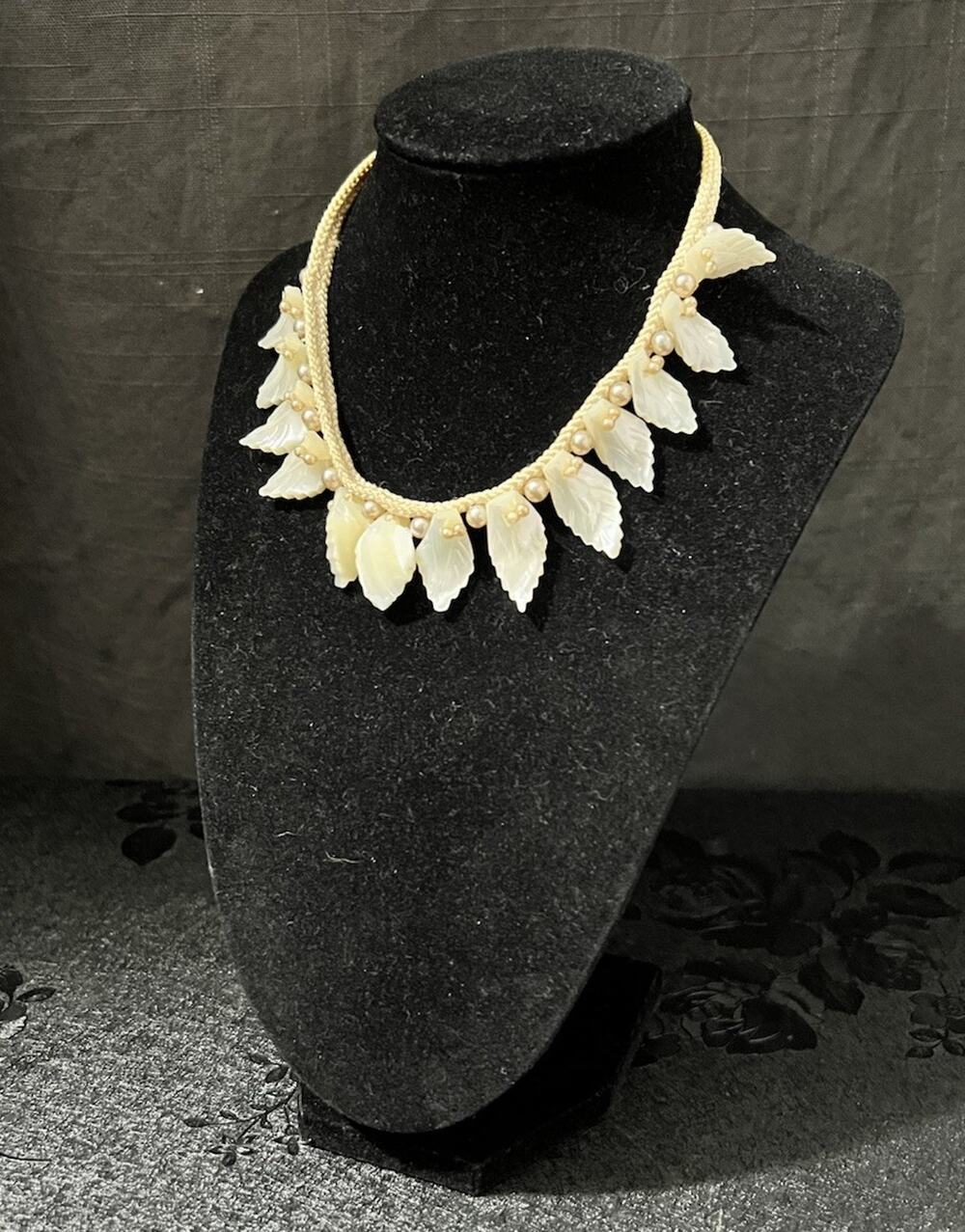Vintage Style Choker Necklace and Earrings Mother of Pearl Leaf Pendants